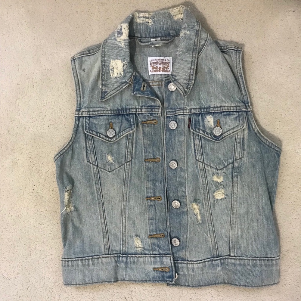 LEVI’s | Sleeveless Distressed Jean Vest